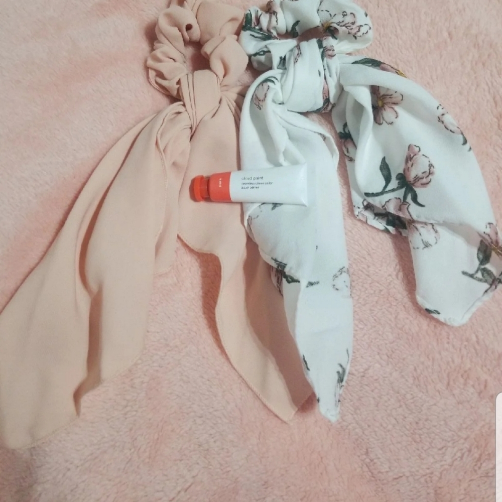 Glossier cloud paint